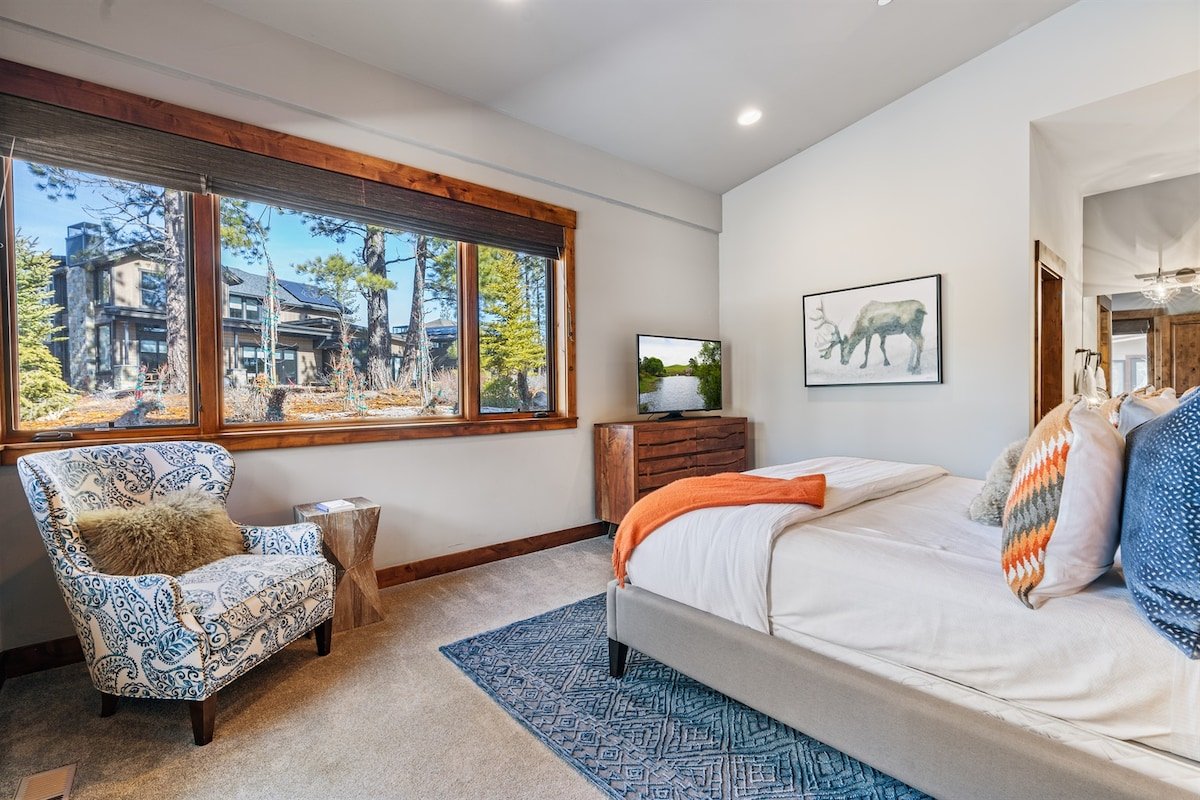 Modern Townhome with 3 King Suites, Near Northstar gallery image 2