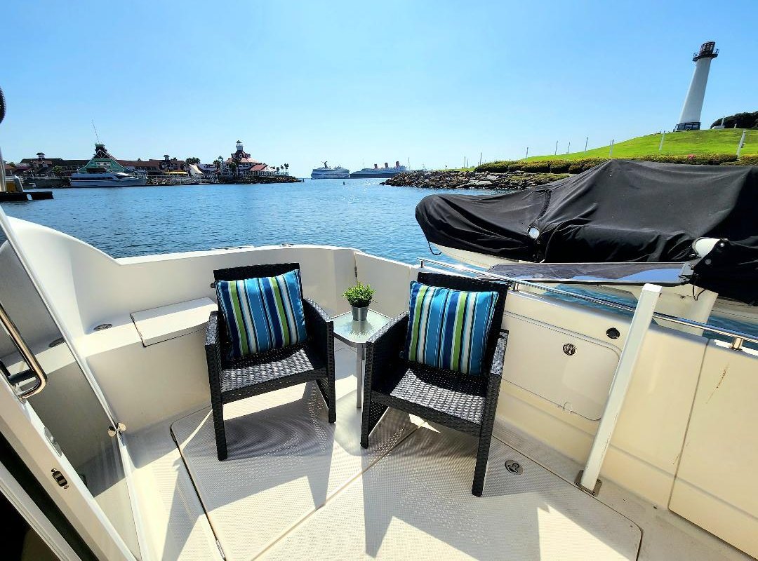 Dockside Boat & Bed, Staycation gallery image 4