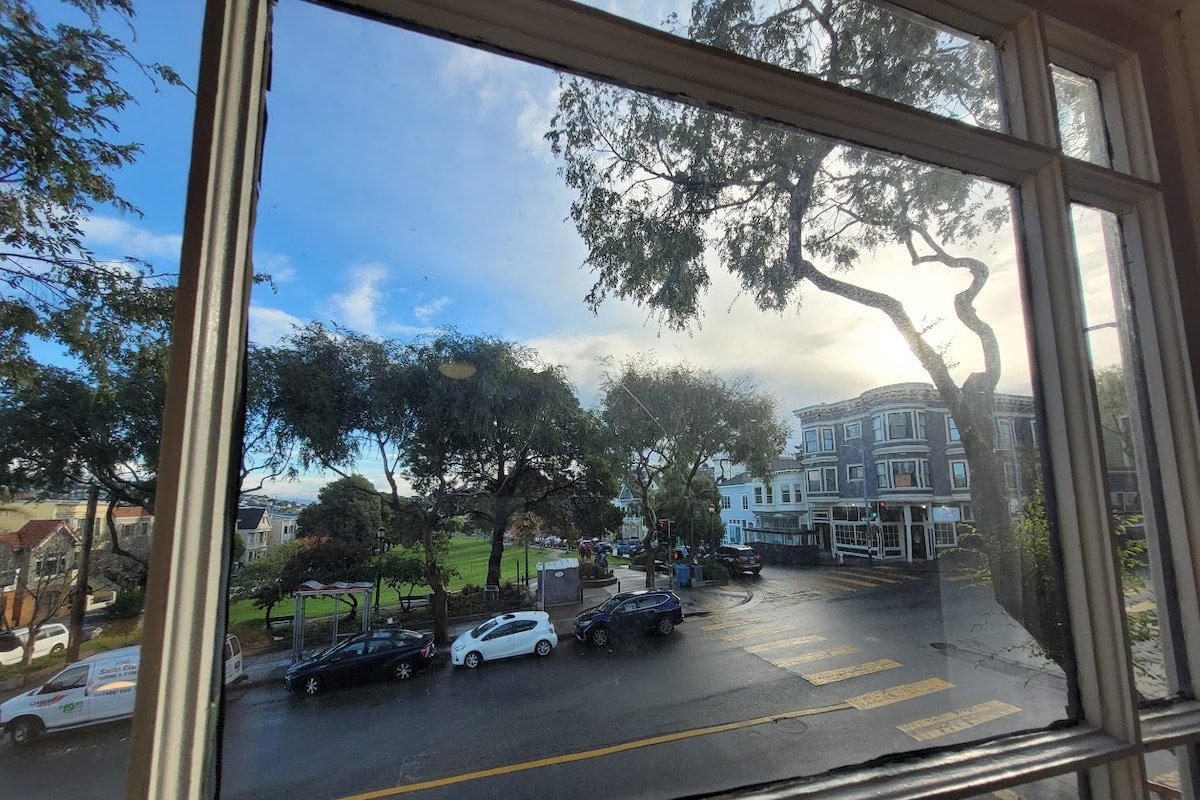 Perfect Corp 4BR 5Bed Victorian – Safe &Convenient gallery image 4