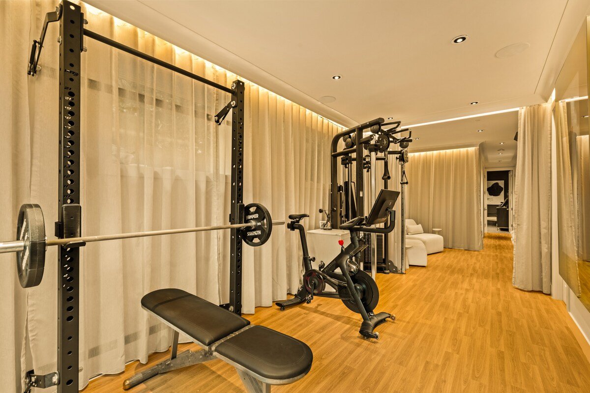 Ultra Swanky Designer Home gallery image 5