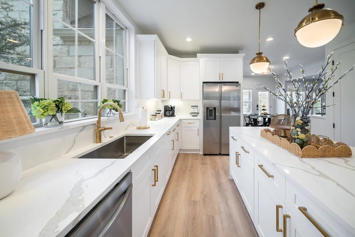 Southern Comfort I Pool Spa I Billiards I Fire Pit gallery image 3