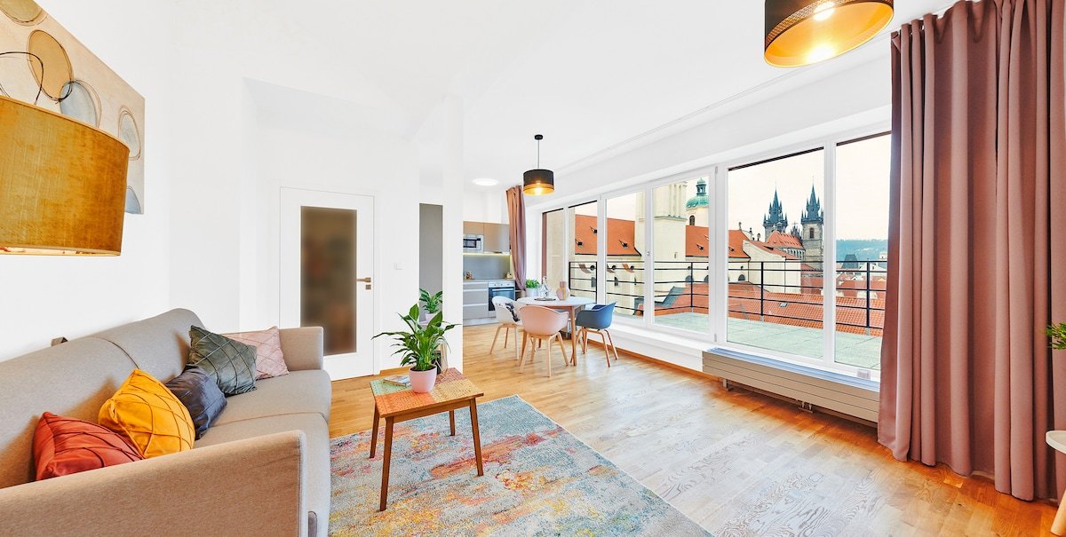 Chic Two Bedroom Old Town Apartment with a terrace gallery image 2