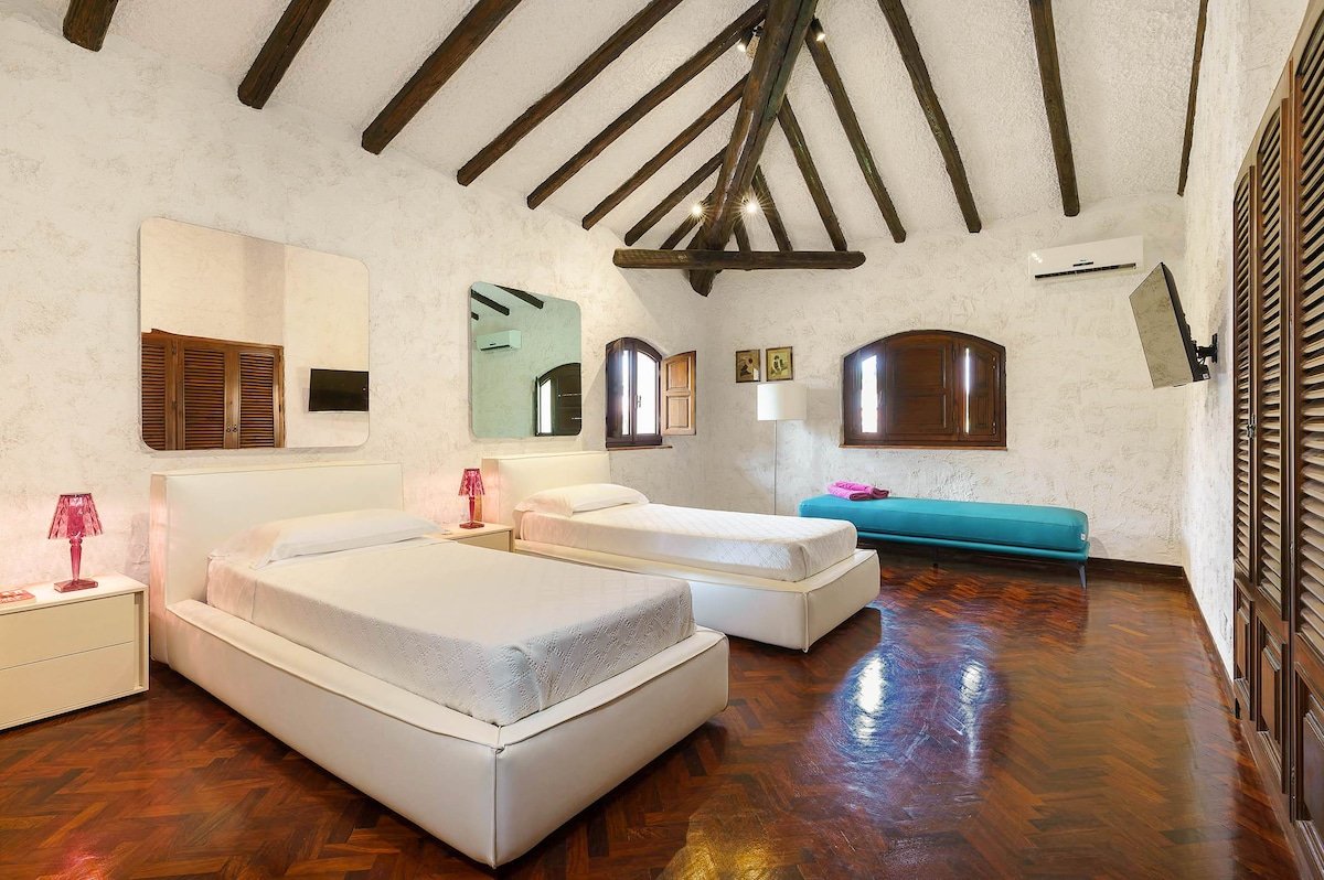 Blue Moon gallery image 2