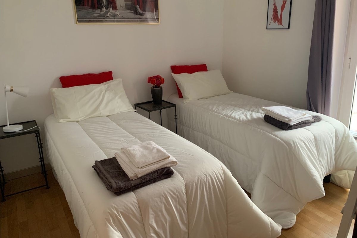 When in Rhome- city centre cozy apartment gallery image 3