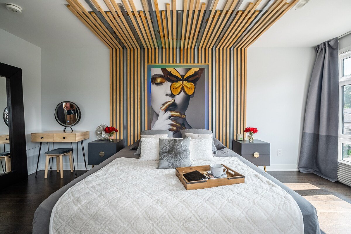 3-Storey 3 Beds 3 Baths Detached Home w/2 outdoors gallery image 2