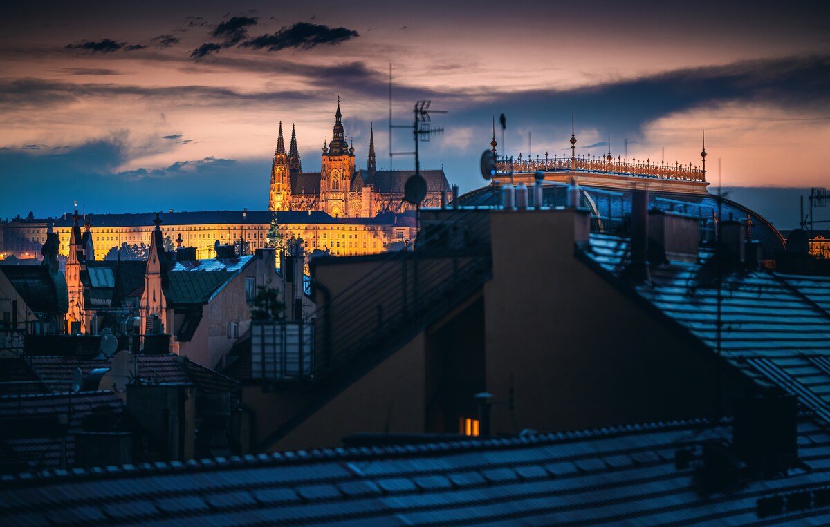 4BR+2Bath Central Family Penthouse gallery image 3