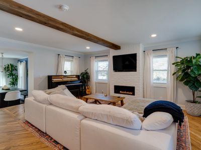 Boho Dream House w/ Hot Tub, Clubhouse, Sleeps 12+