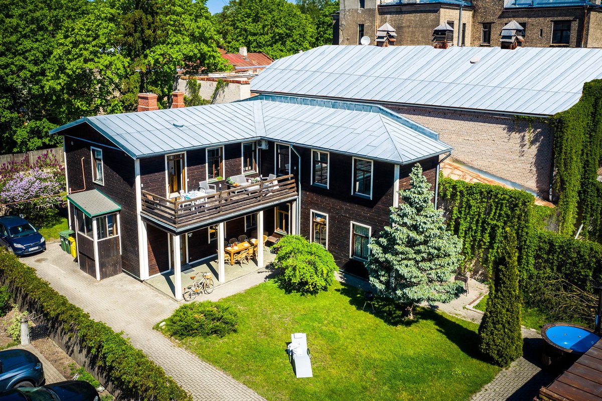 House, terraces, hot tub, garden. Groups Welcome!