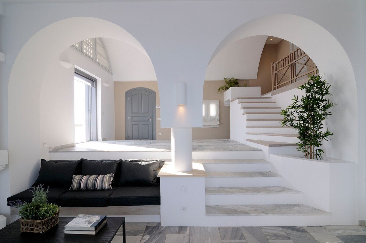 Luxury Villa with Breathtaking View gallery image 5