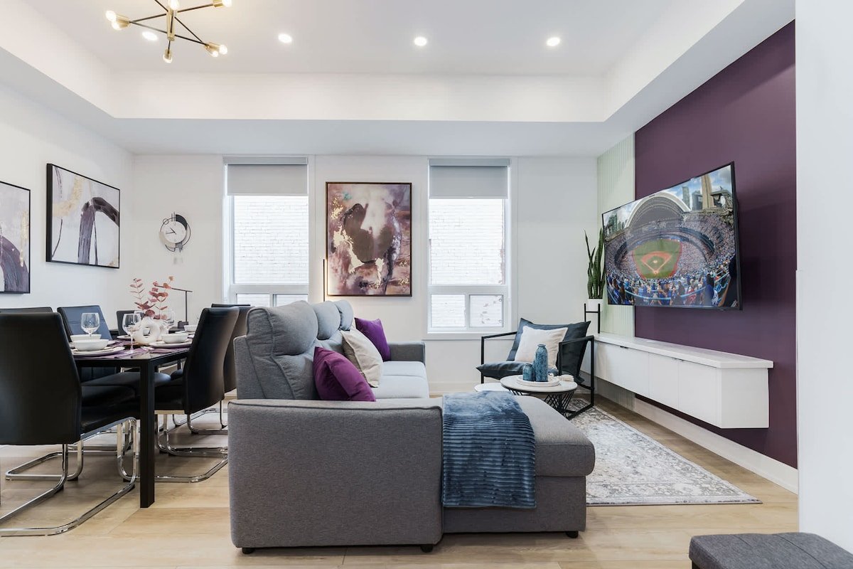 Casa Hotels McCaul | Brand New Stylish DT Stay gallery image 3