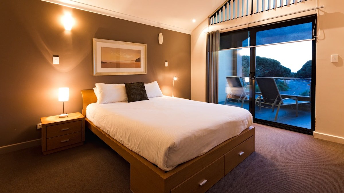 Surfside 8—Spacious Retreat on Yallingup Beach gallery image 4