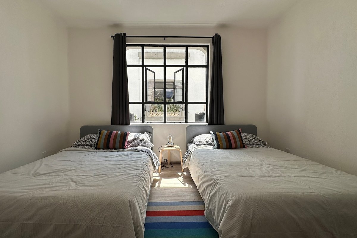 Vibrante Casa en Zona Rosa gallery image 5