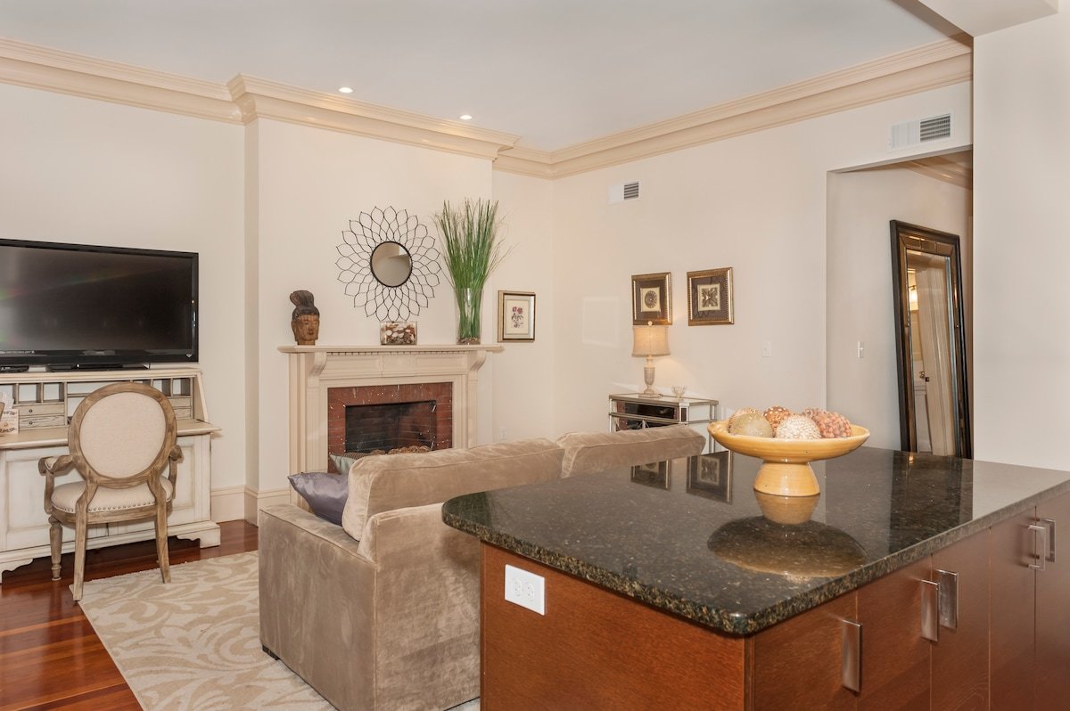Sparkling New 2BR / 2BA in Back Bay gallery image 5