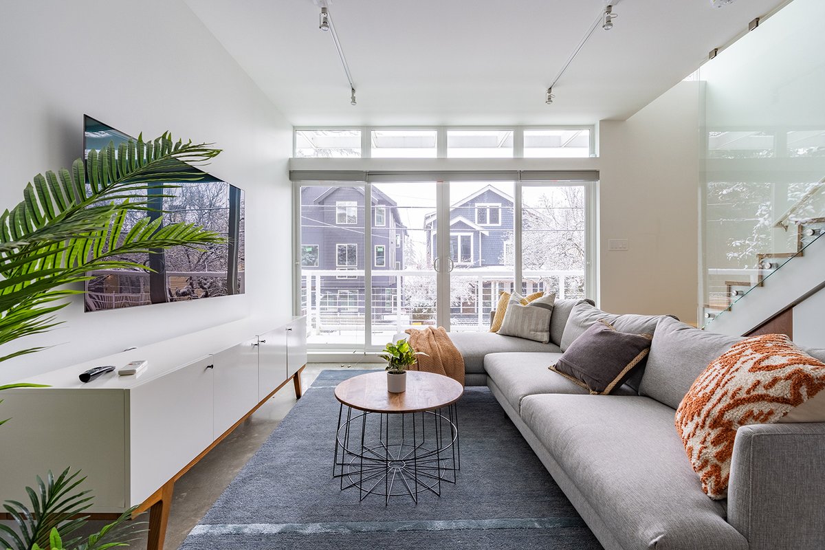 Capitol Hill 3BR | Rooftop Views + Walkability