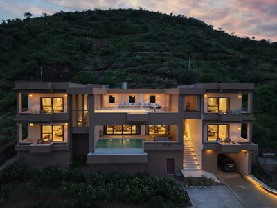 Aurum Villa: 4BR hilltop retreat, Udaipur