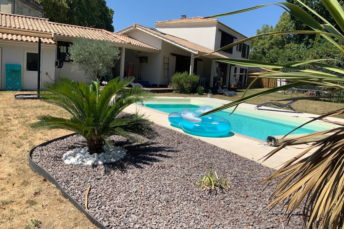 Ravissante maison contemporaine avec piscine gallery image 3