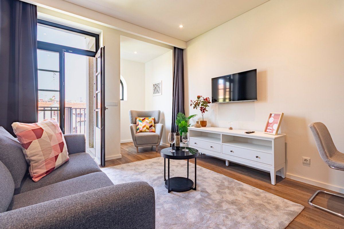 Porto Old Town – 2Bed 2Bath Apt! gallery image 2