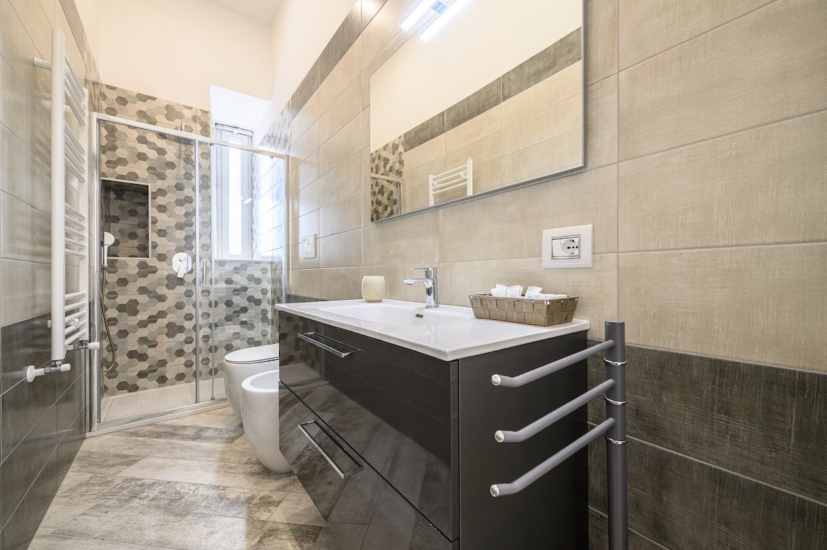 [LUNGOMARE 6min] Suite Deluxe “Miraglia” + Parking gallery image 4