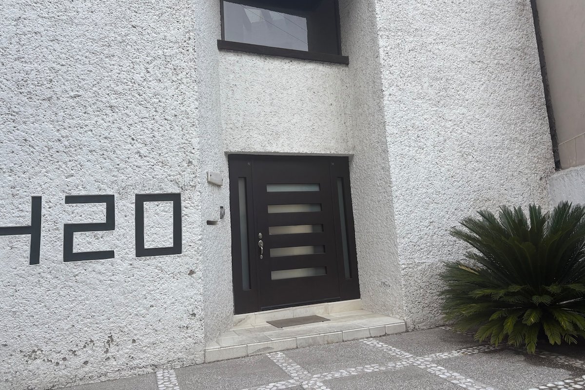 hermosa casa en el pedregal gallery image 4