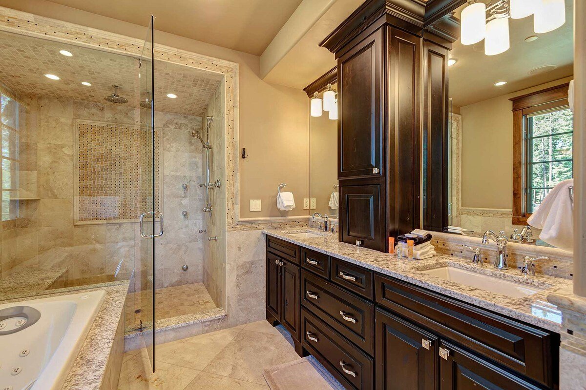 Gorgeous Home w/ Fire Pit, Walk to Ski Lifts! gallery image 4