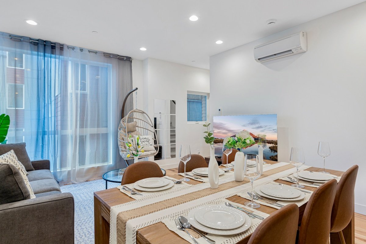 CapHill 3B3B, Space Needle, Free Parking & A/C gallery image 4