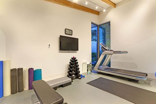 Photo 4 of Villa 31 accommodation in Camps Bay, Cape Town with 4 bedrooms and 4 bathrooms