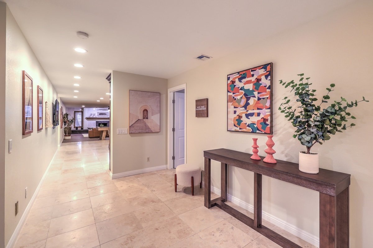 Family Villa, 7 BD, 3 BA, Pool/Jacuzzi gallery image 4