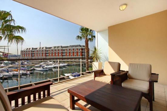 Photo 4 of Parergon 102 accommodation in V&A Waterfront, Cape Town with 2 bedrooms and 2 bathrooms