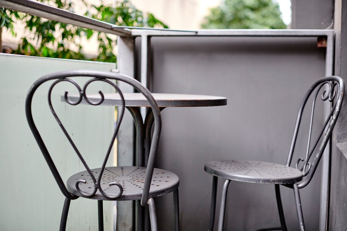 3 BR CBD East-End warehouse apartment gallery image 4