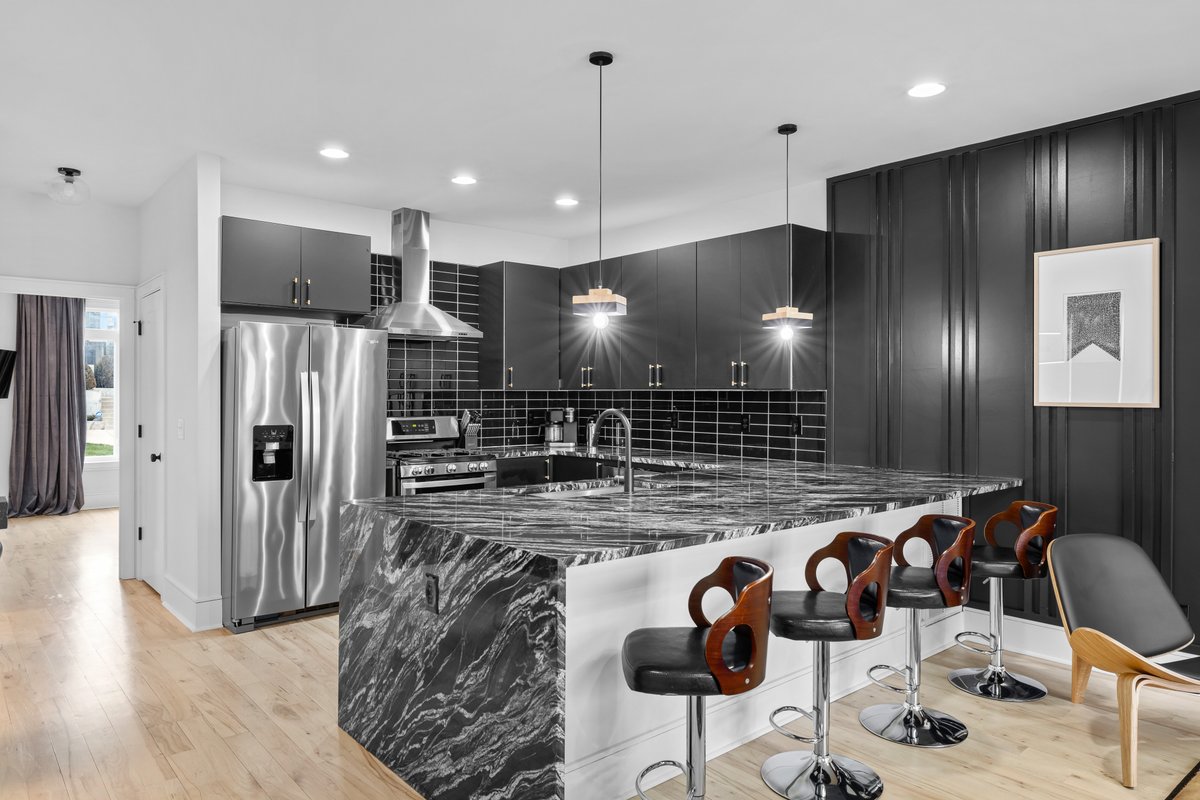 Nashville’s Hollywood Hills: Heated Pool & Hot Tub