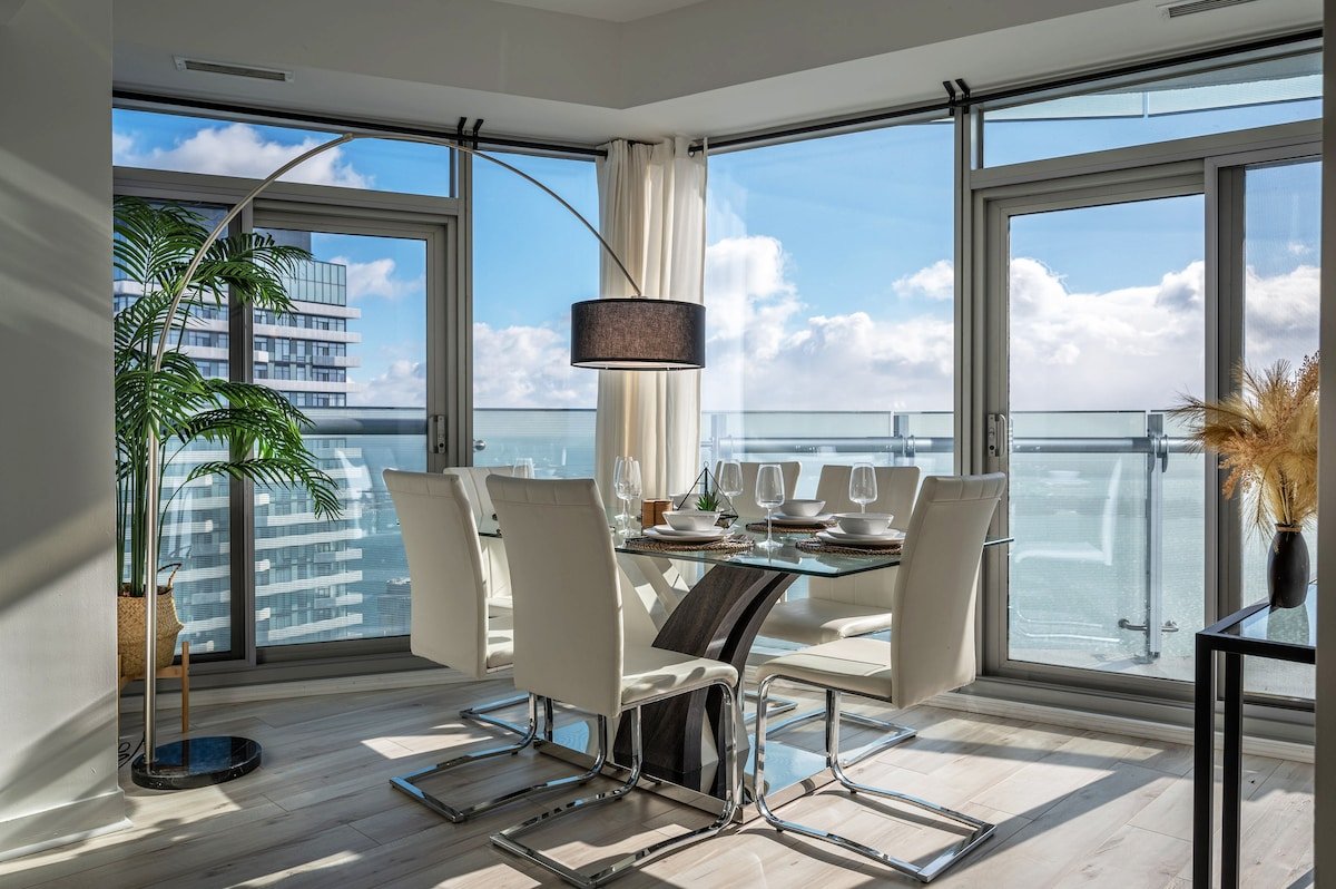 Luxury 3BR Sky Condo – Award Winning Design gallery image 5