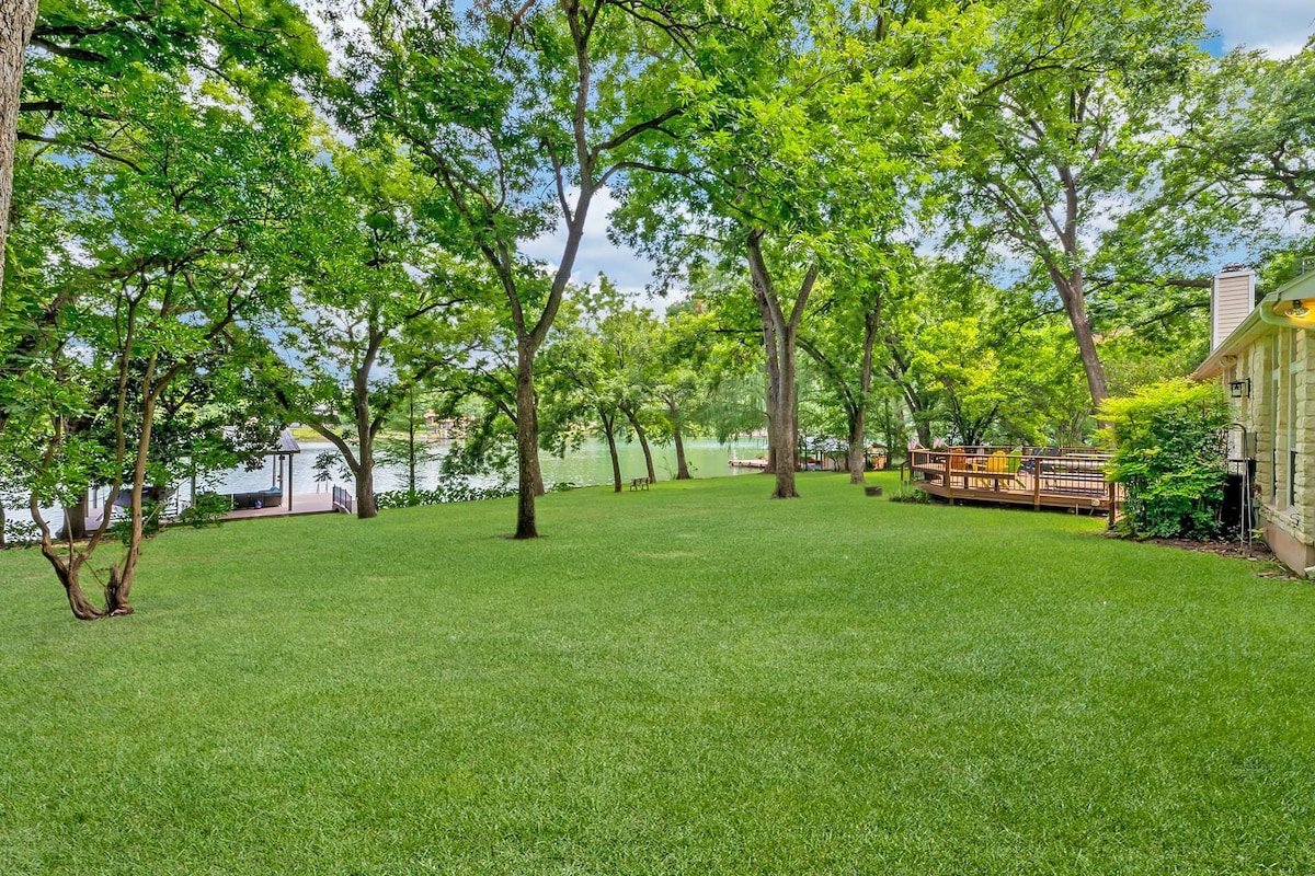 Serene Lakefront Home on Lake Austin gallery image 4