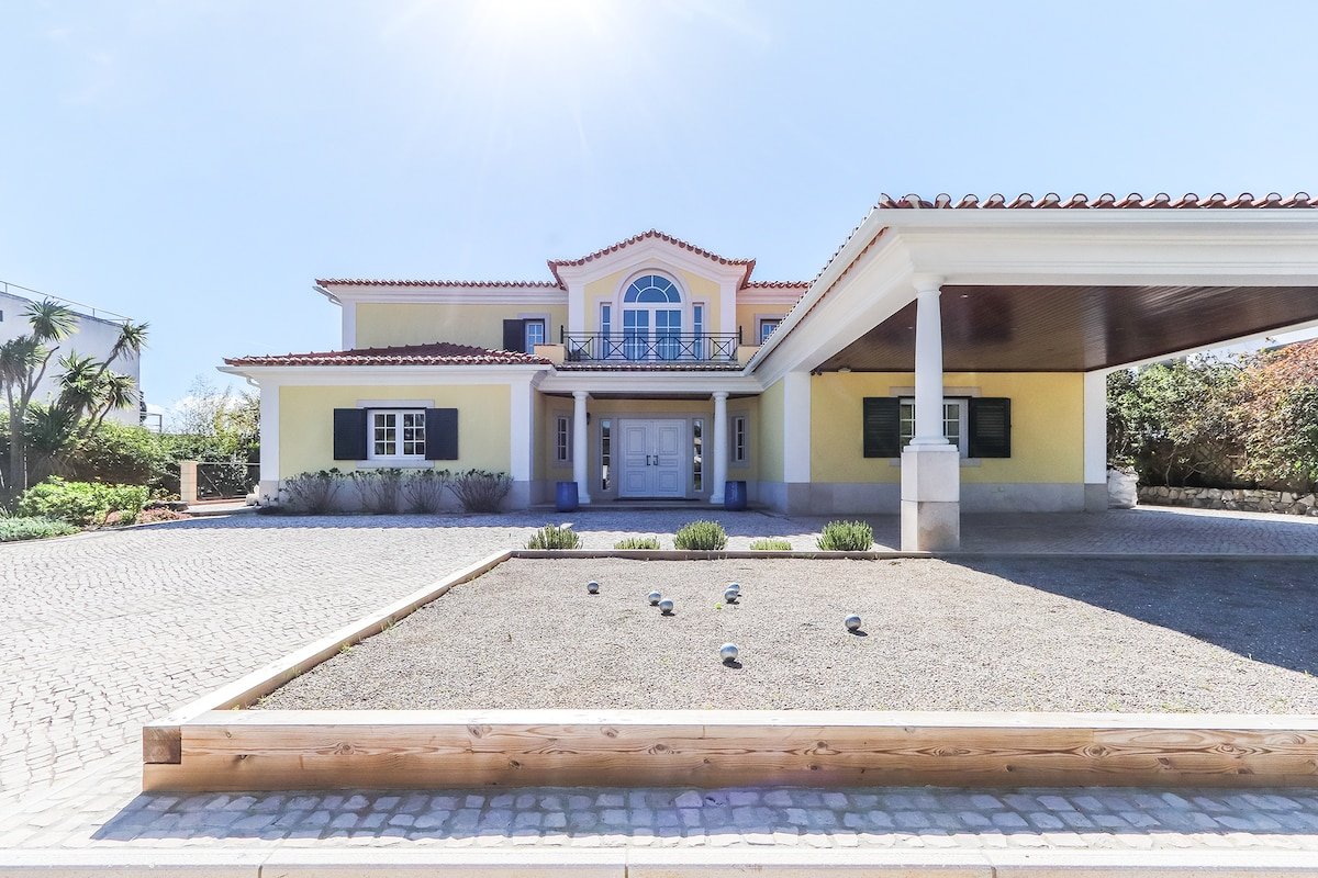 Stunning Villa: Pool, Golf & Beach near Cascais gallery image 4