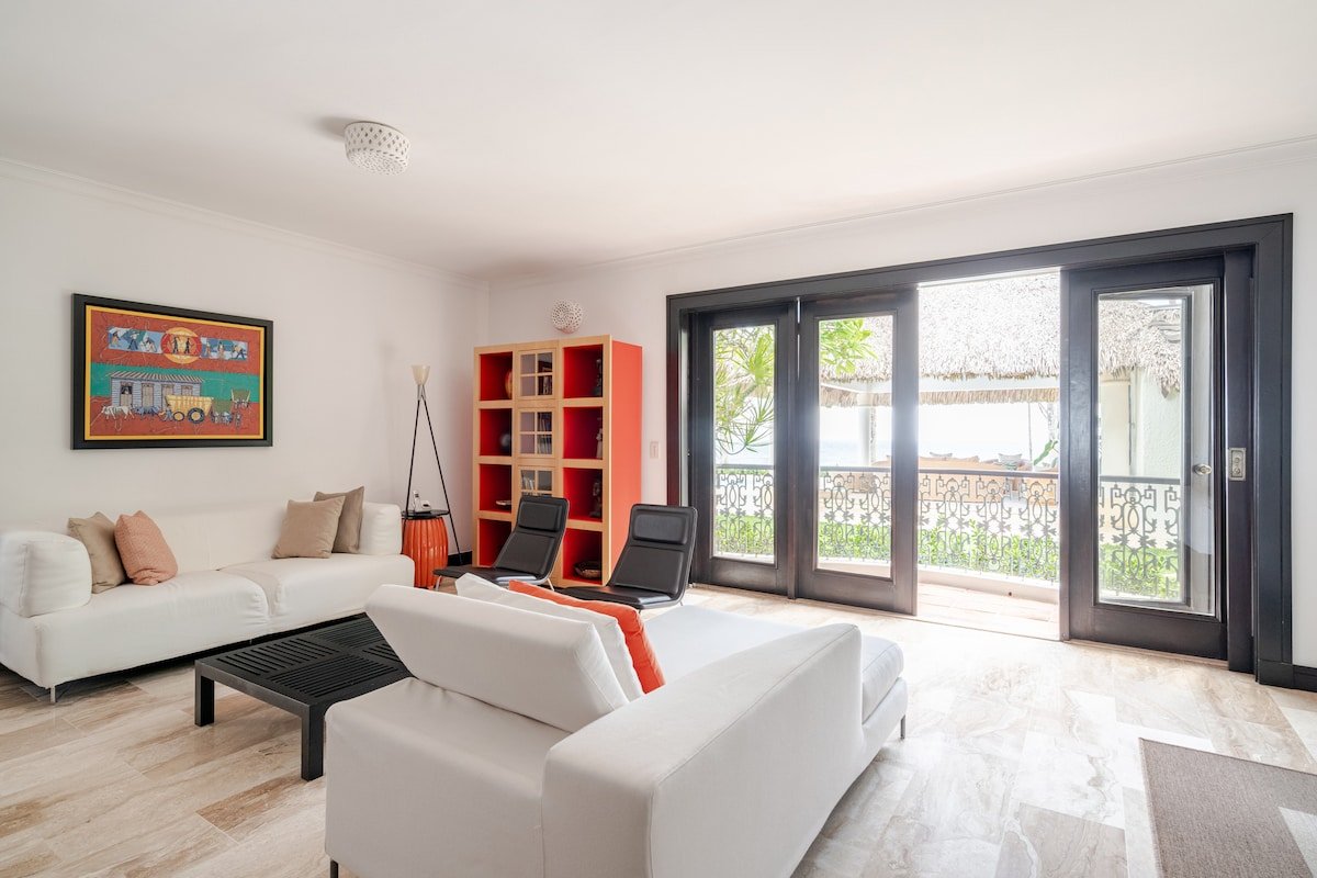 Luxury Ocean Front Villa gallery image 5