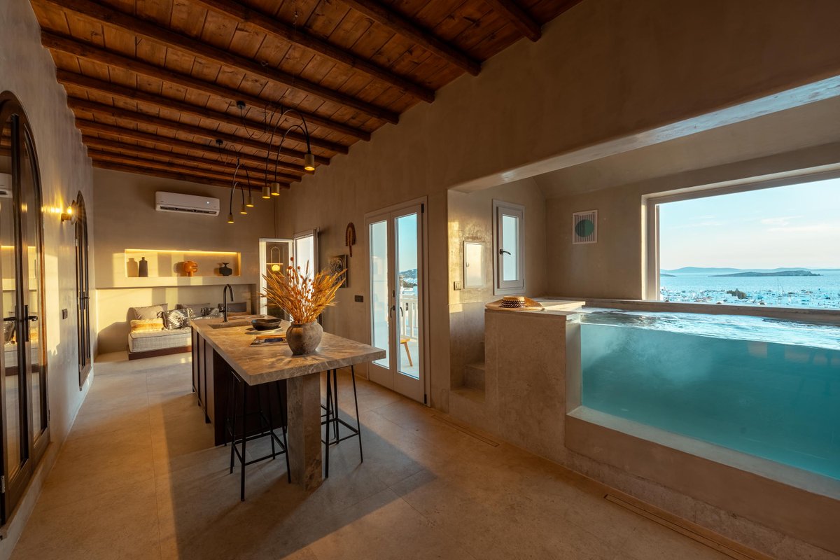 3 Bedroom Seaview Jacuzzi “Legends in Town”