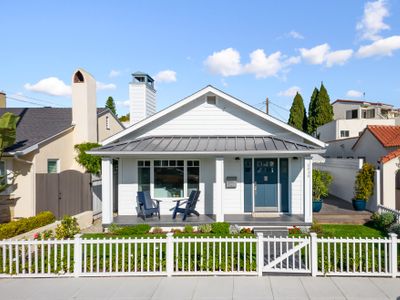 Naples Island Stunning Ocean Cottage By the Beach