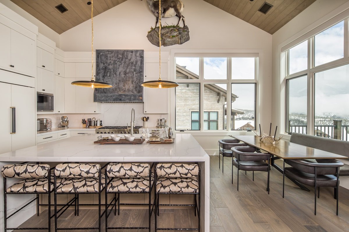 Luxury Townhome | Hot Tub & Mountain Views gallery image 3