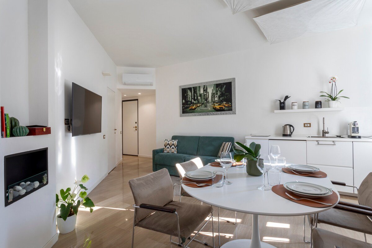 Beautiful four-room apartment in the city center gallery image 5