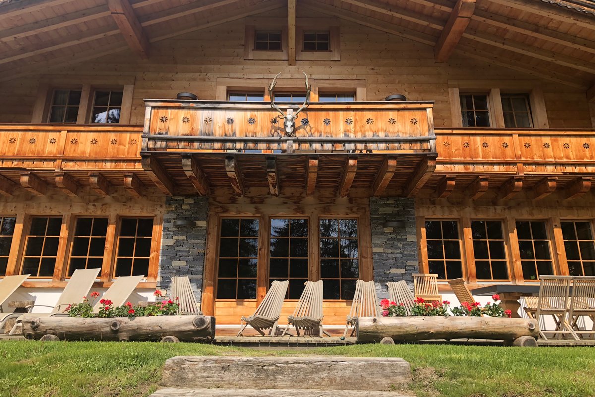 Charming Chalet ski in/out