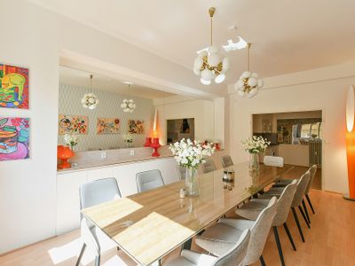 Big cozy apartment in the centre (5 BDRS + 3 BTHR)