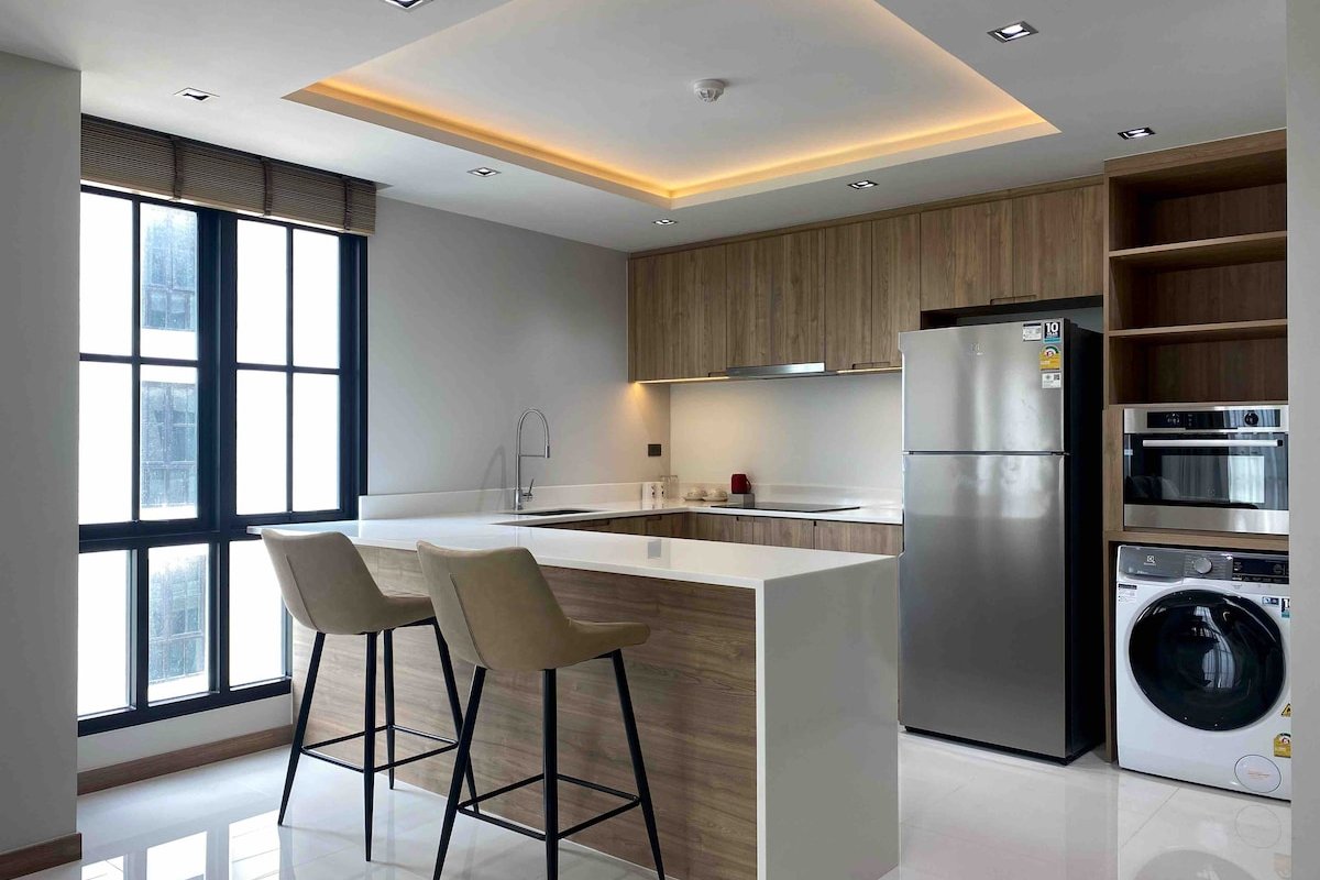 Spacious 2-bed suite with gym and pool gallery image 4