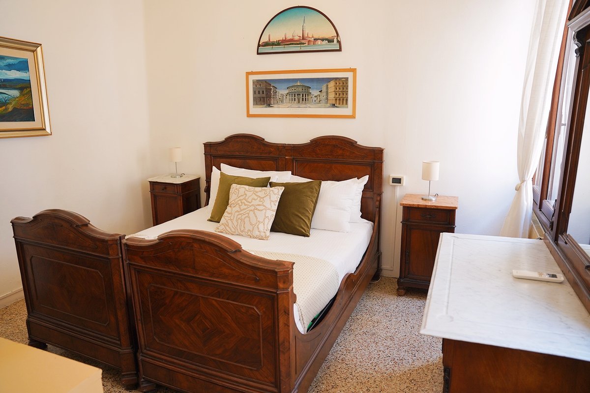 Ca’ alle Gondolette apartment by Sarlux