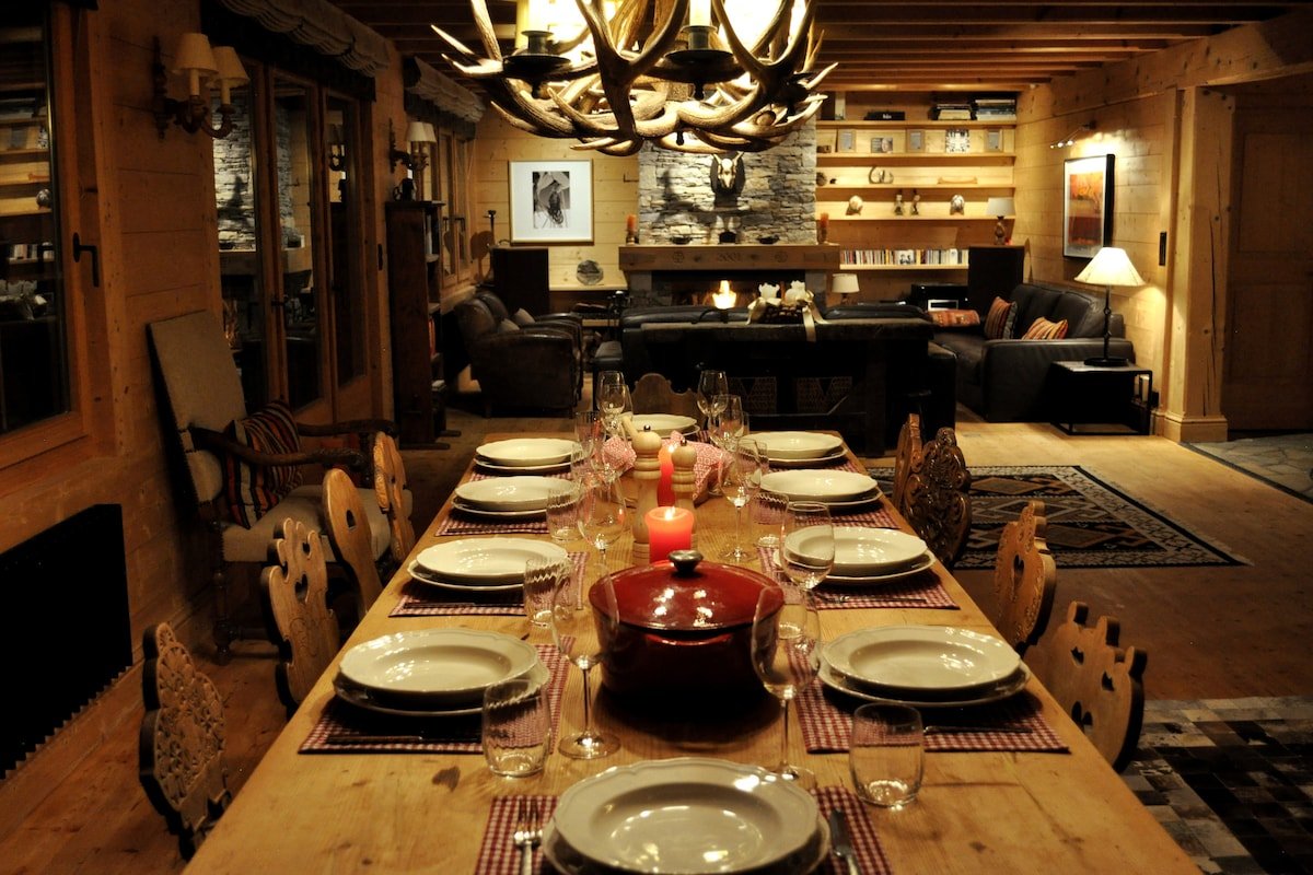 Charming Chalet ski in/out gallery image 5