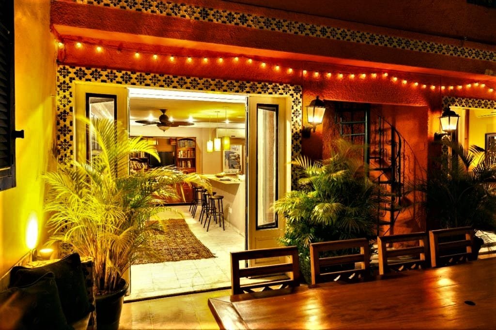 3 BDR – LUXURY, DUPLEX PENTHOUSE, Great Location! gallery image 3