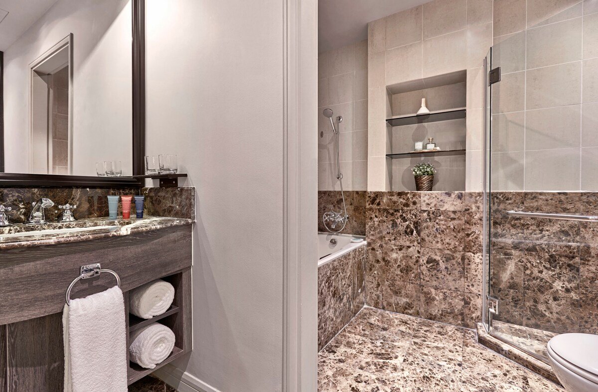 Spacious 3BR Deluxe Apartment in Orchard gallery image 3