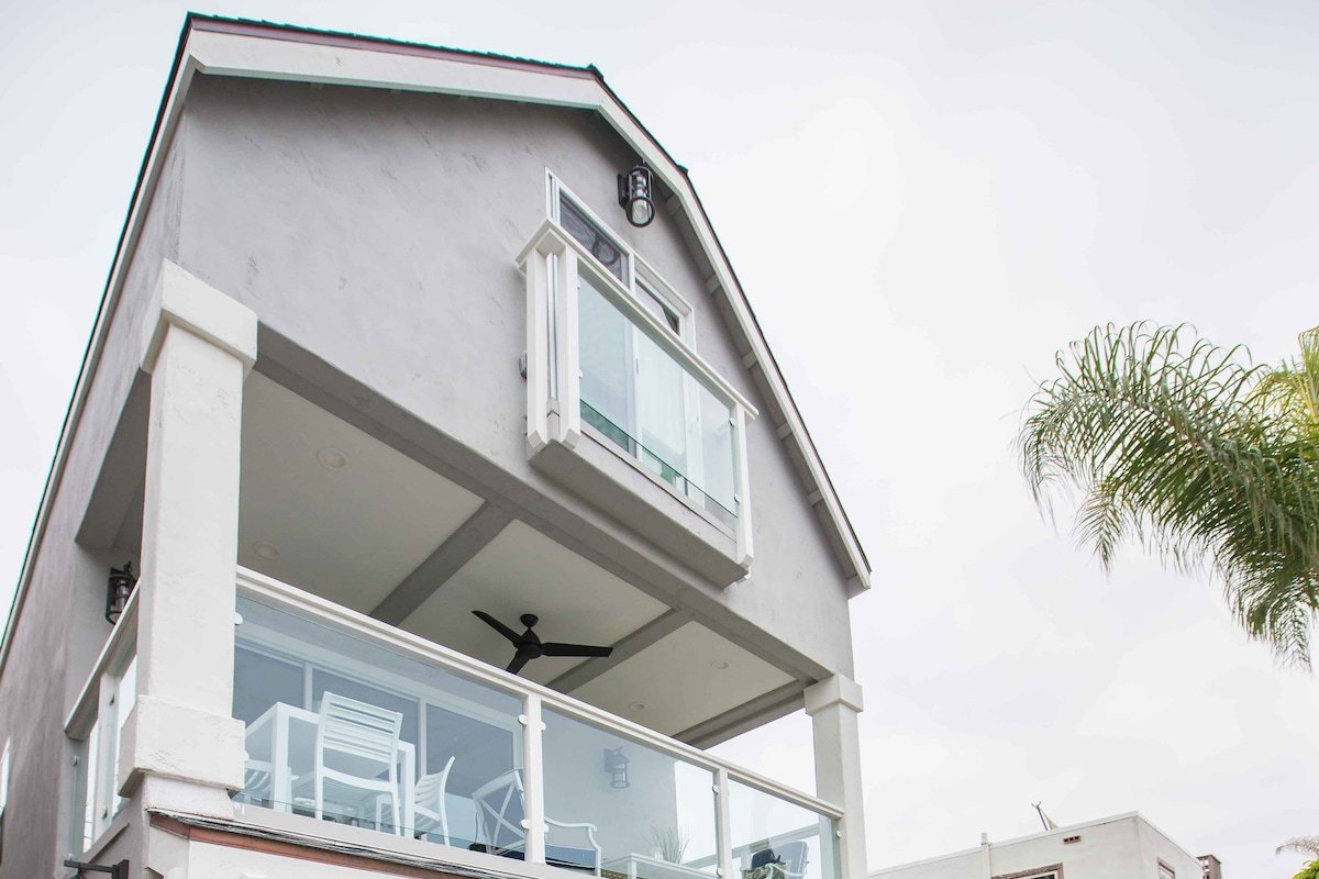 Steps to Ocean, N. Mission Beach, Bay, 3br/3ba gallery image 2