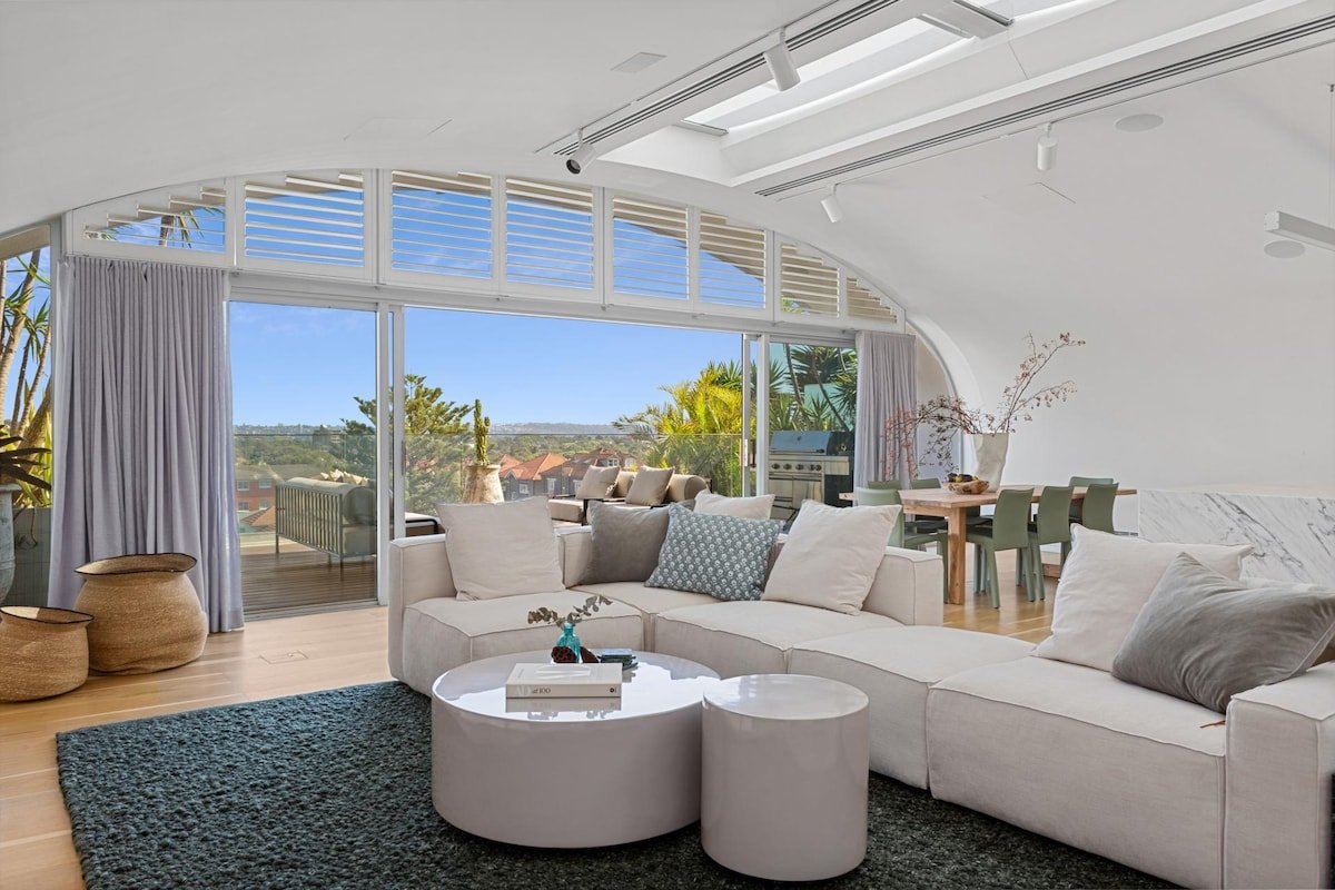 Bondi Beachside Penthouse gallery image 3