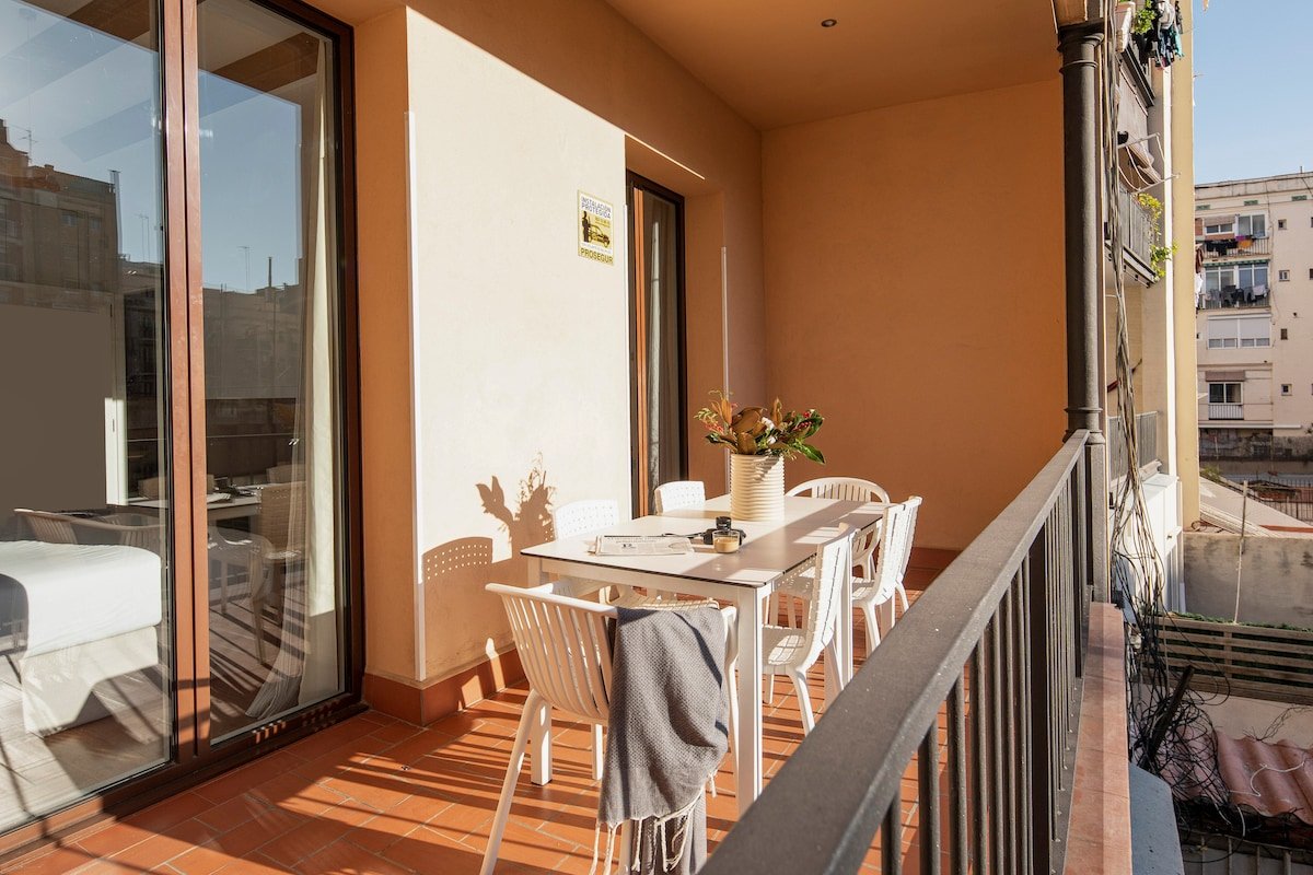 Elegant, recently renovated, trendy Bcn area gallery image 4