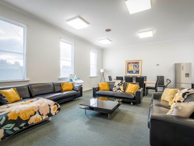 4 Bedroom House – Hobart CBD – Free Parking