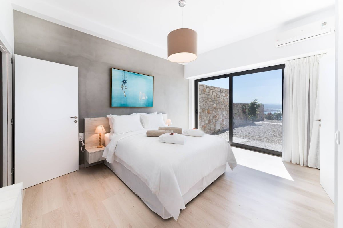 Villa Mystique, heated pool, luxury, sea view gallery image 4